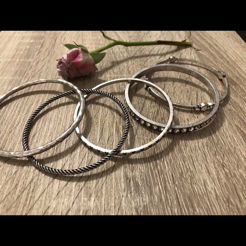 Premier Designs Silver bangles Stacktastic set